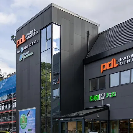 Appartement Romslig Med To Soverom Pluss Hems Med Dobbeltseng *